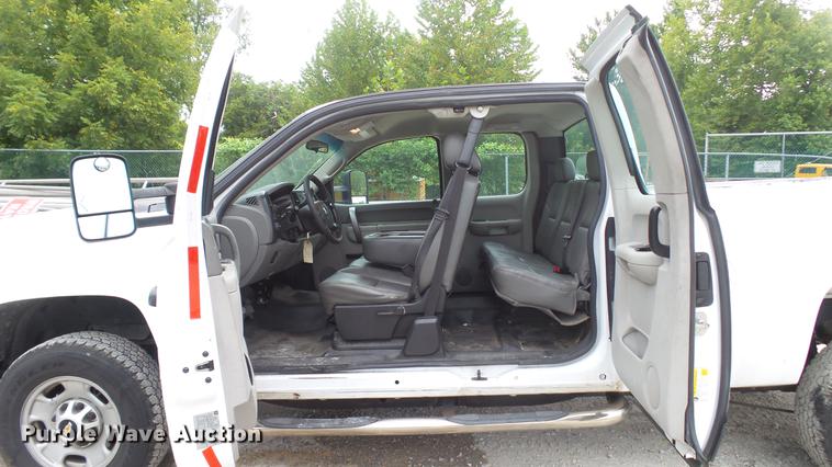 image for item DD7387 2013 Chevrolet Silverado 2500HD Ext. Cab pickup truck