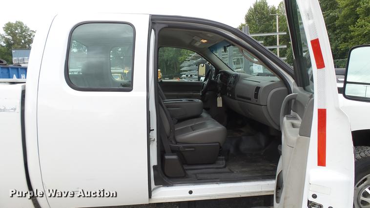 image for item DD7387 2013 Chevrolet Silverado 2500HD Ext. Cab pickup truck