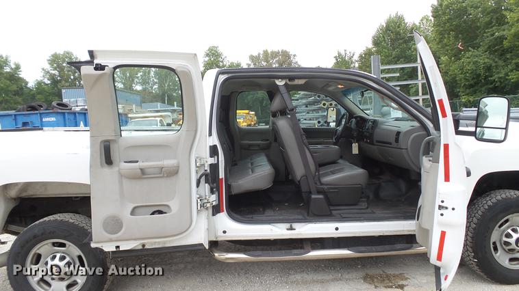 image for item DD7387 2013 Chevrolet Silverado 2500HD Ext. Cab pickup truck