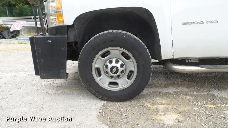 image for item DD7387 2013 Chevrolet Silverado 2500HD Ext. Cab pickup truck