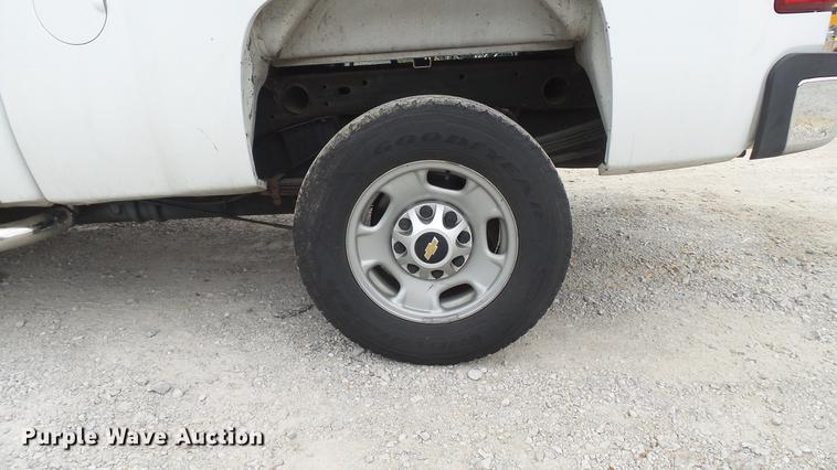 image for item DD7387 2013 Chevrolet Silverado 2500HD Ext. Cab pickup truck