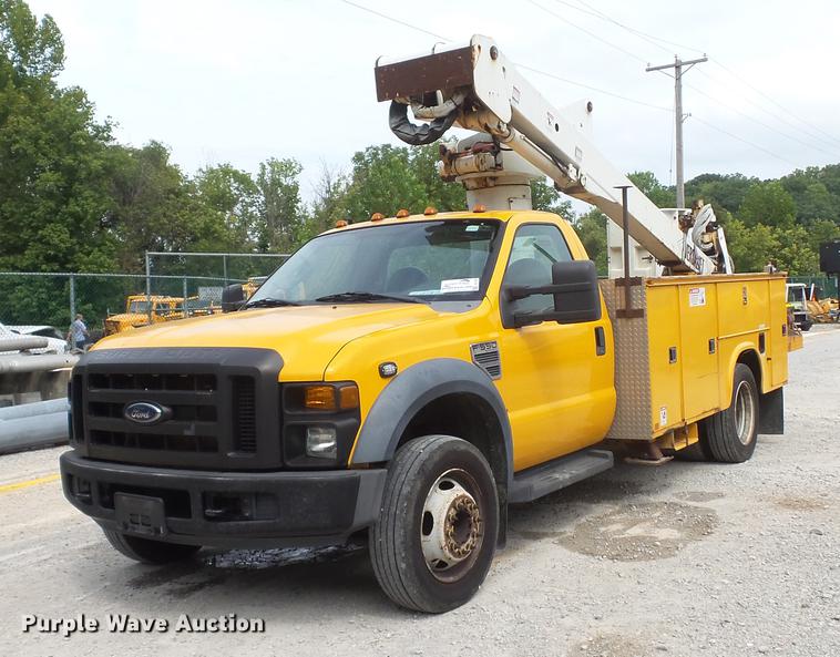 image for item DD7389 2008 Ford F550 Super Duty XL bucket truck