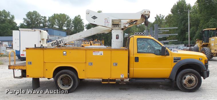 image for item DD7389 2008 Ford F550 Super Duty XL bucket truck