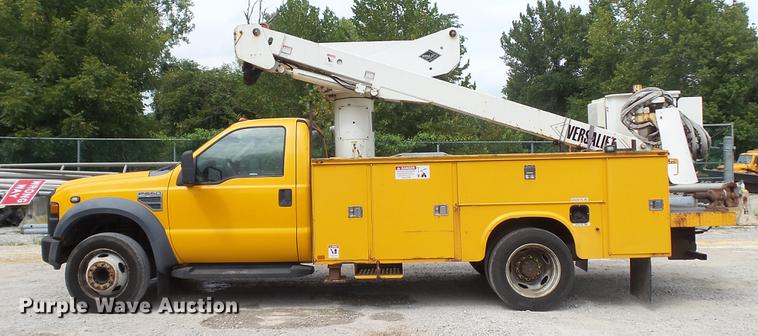 image for item DD7389 2008 Ford F550 Super Duty XL bucket truck