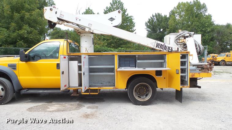 image for item DD7389 2008 Ford F550 Super Duty XL bucket truck