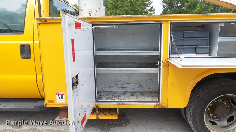 image for item DD7389 2008 Ford F550 Super Duty XL bucket truck