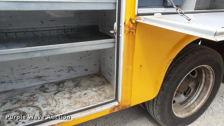 image for item DD7389 2008 Ford F550 Super Duty XL bucket truck