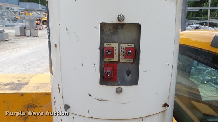 image for item DD7389 2008 Ford F550 Super Duty XL bucket truck