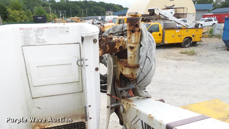 image for item DD7389 2008 Ford F550 Super Duty XL bucket truck