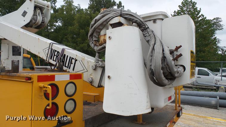 image for item DD7389 2008 Ford F550 Super Duty XL bucket truck