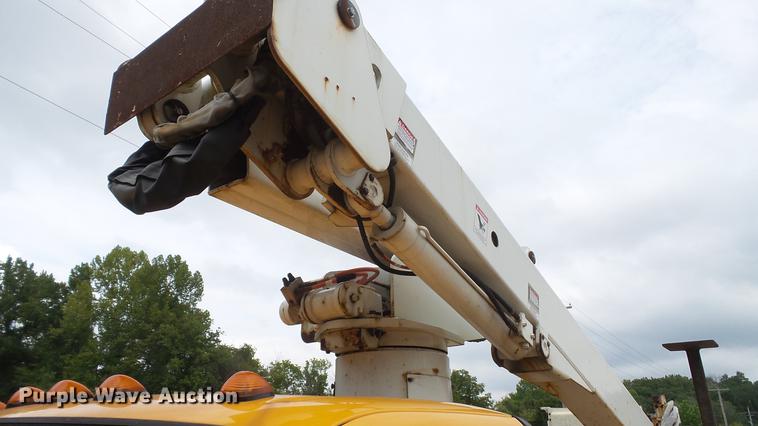 image for item DD7389 2008 Ford F550 Super Duty XL bucket truck