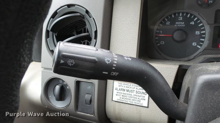 image for item DD7389 2008 Ford F550 Super Duty XL bucket truck