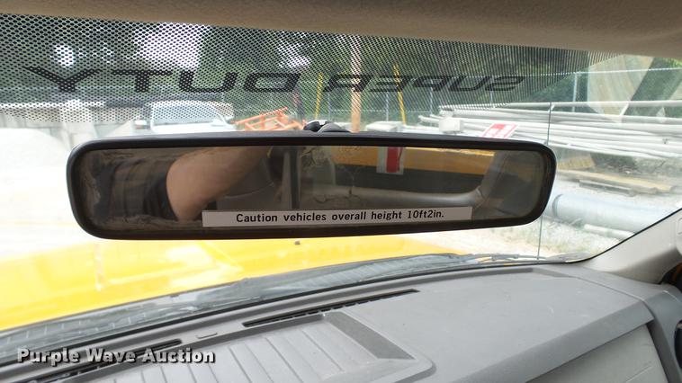image for item DD7389 2008 Ford F550 Super Duty XL bucket truck