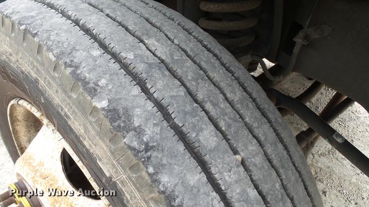 image for item DD7389 2008 Ford F550 Super Duty XL bucket truck