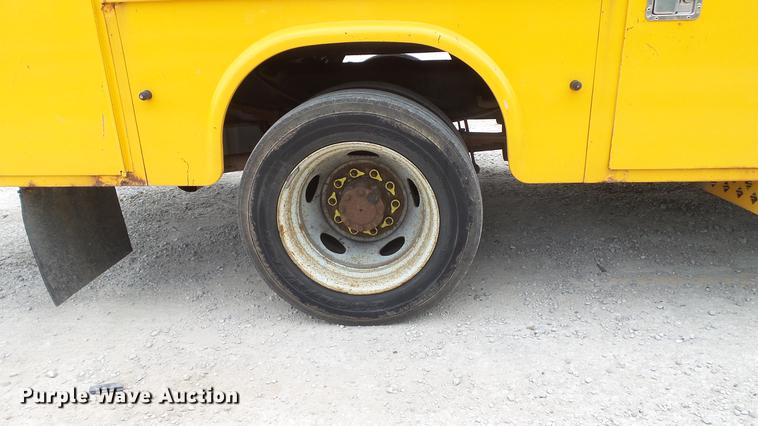 image for item DD7389 2008 Ford F550 Super Duty XL bucket truck