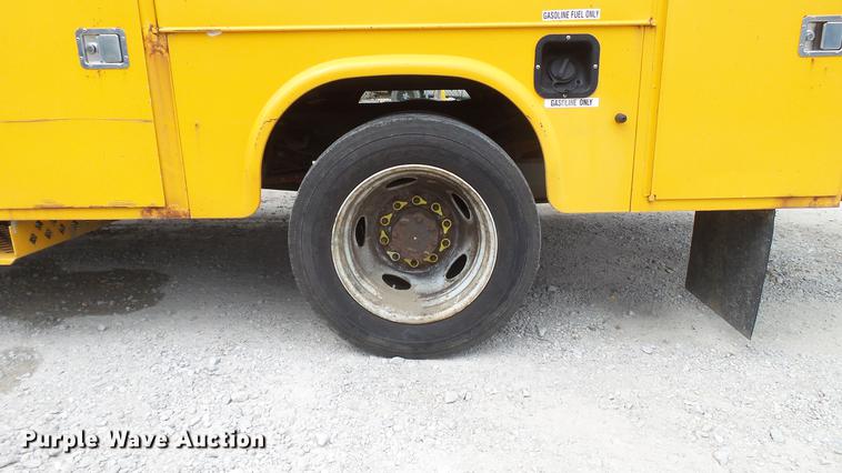 image for item DD7389 2008 Ford F550 Super Duty XL bucket truck