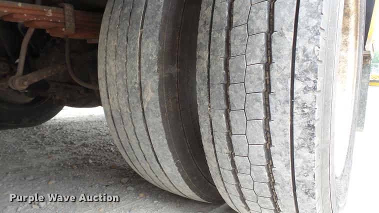 image for item DD7389 2008 Ford F550 Super Duty XL bucket truck