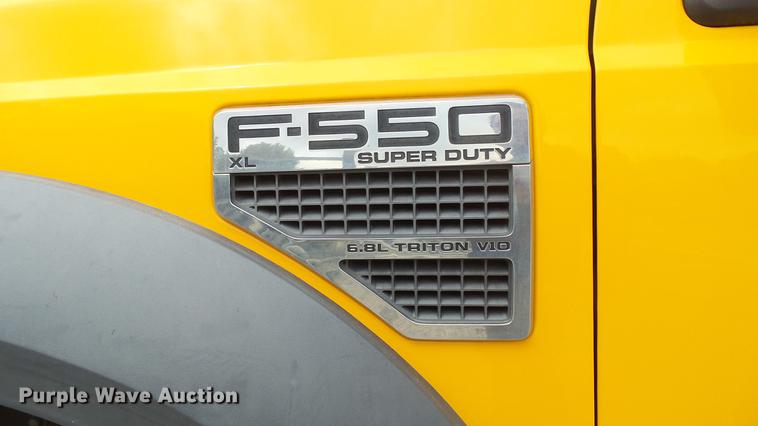 image for item DD7389 2008 Ford F550 Super Duty XL bucket truck