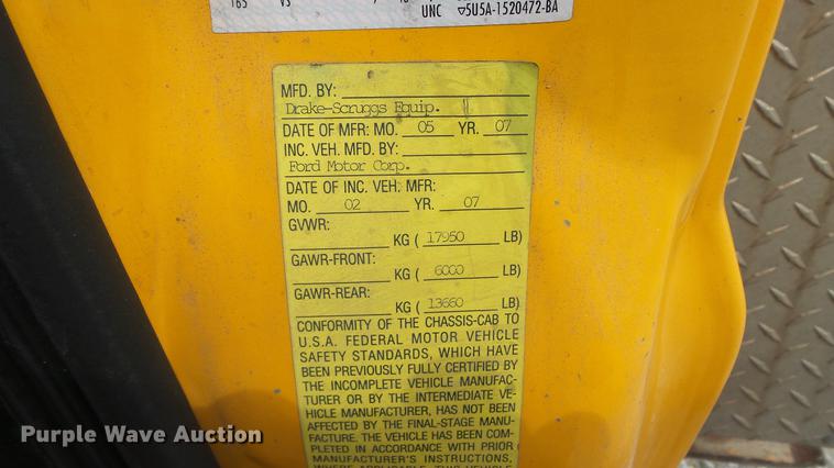 image for item DD7389 2008 Ford F550 Super Duty XL bucket truck