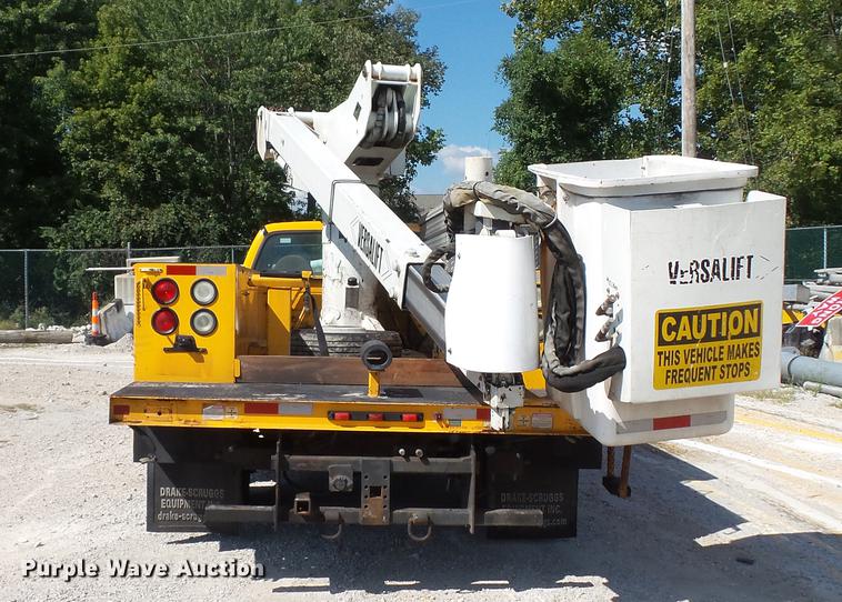 image for item DD7391 2006 Ford F550 Super Duty XL bucket truck