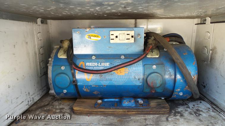 image for item DD7391 2006 Ford F550 Super Duty XL bucket truck