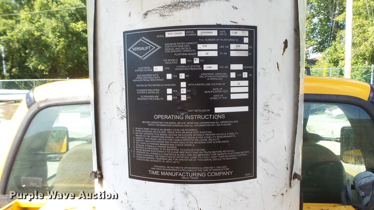 image for item DD7391 2006 Ford F550 Super Duty XL bucket truck