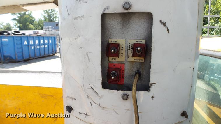 image for item DD7391 2006 Ford F550 Super Duty XL bucket truck