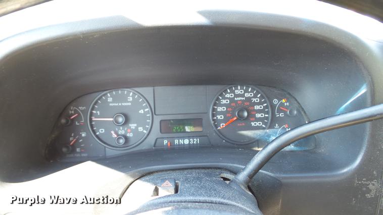 image for item DD7391 2006 Ford F550 Super Duty XL bucket truck