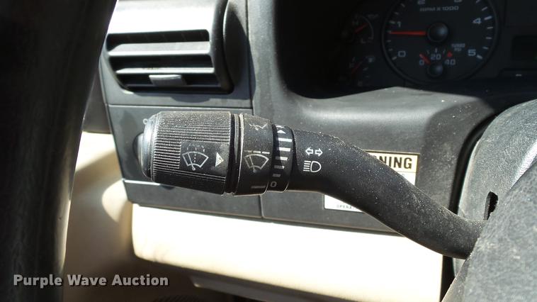 image for item DD7391 2006 Ford F550 Super Duty XL bucket truck