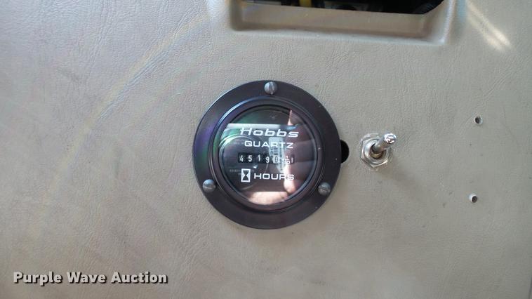 image for item DD7391 2006 Ford F550 Super Duty XL bucket truck