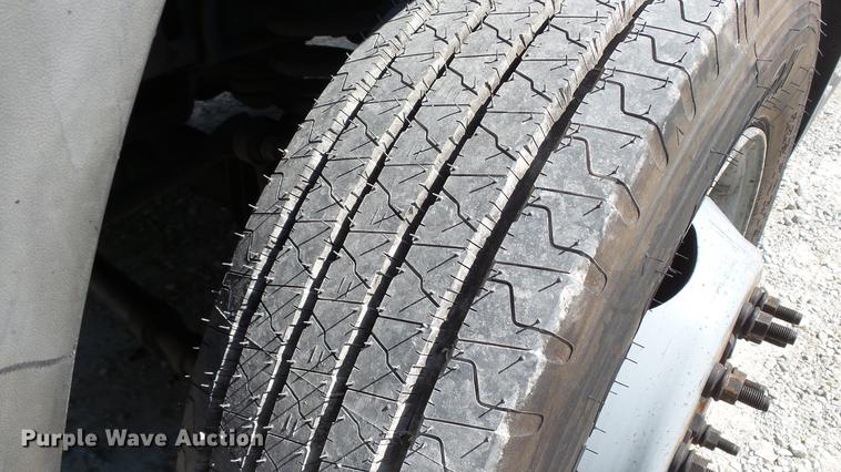 image for item DD7391 2006 Ford F550 Super Duty XL bucket truck