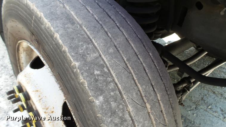 image for item DD7391 2006 Ford F550 Super Duty XL bucket truck