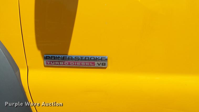 image for item DD7391 2006 Ford F550 Super Duty XL bucket truck