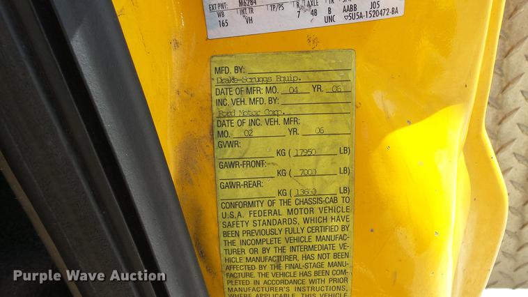 image for item DD7391 2006 Ford F550 Super Duty XL bucket truck
