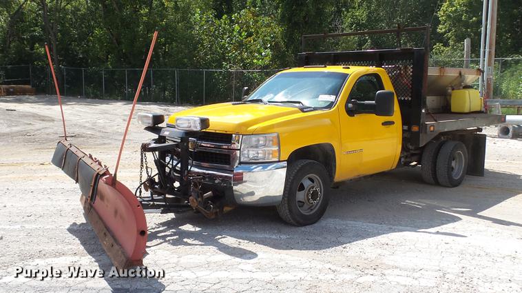 image for item DD7408 2008 Chevrolet Silverado 3500HD dump flatbed pickup truck