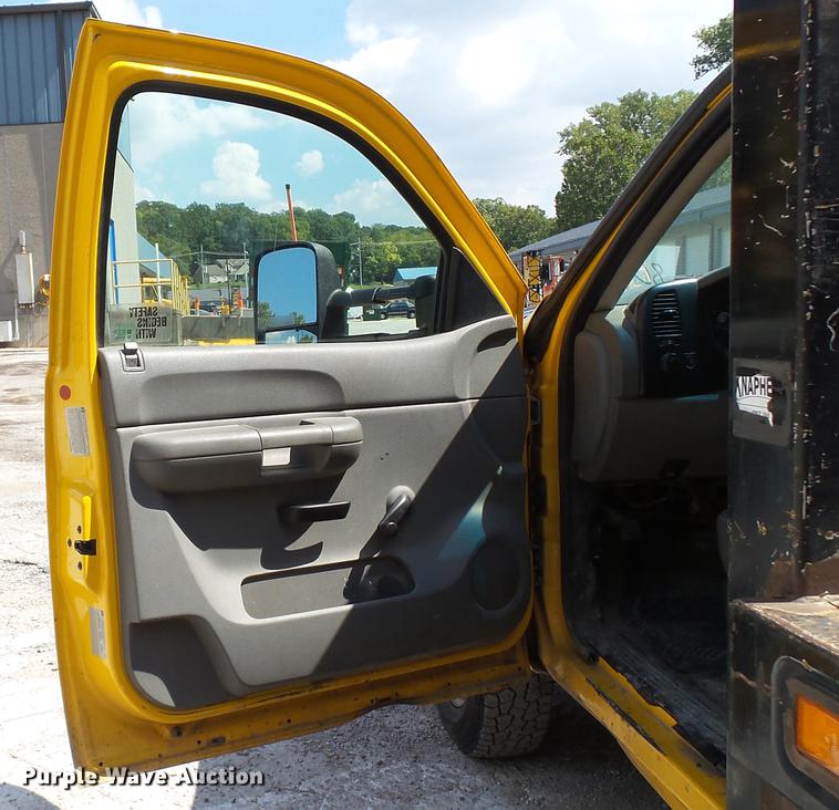image for item DD7408 2008 Chevrolet Silverado 3500HD dump flatbed pickup truck
