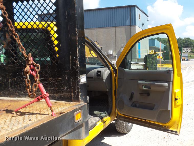 image for item DD7408 2008 Chevrolet Silverado 3500HD dump flatbed pickup truck