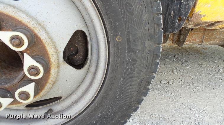 image for item DD7408 2008 Chevrolet Silverado 3500HD dump flatbed pickup truck