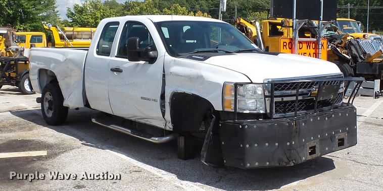 image for item DD7411 2011 Chevrolet Silverado 2500HD Ext. Cab pickup truck