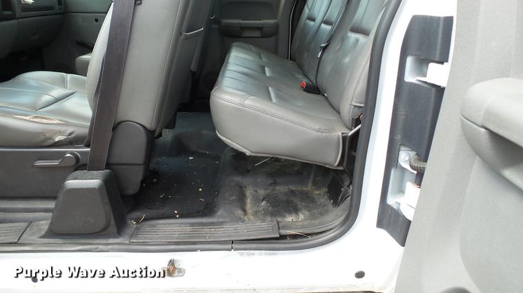 image for item DD7411 2011 Chevrolet Silverado 2500HD Ext. Cab pickup truck