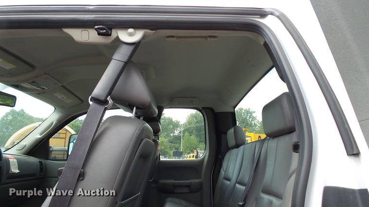 image for item DD7411 2011 Chevrolet Silverado 2500HD Ext. Cab pickup truck