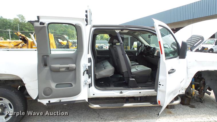 image for item DD7411 2011 Chevrolet Silverado 2500HD Ext. Cab pickup truck