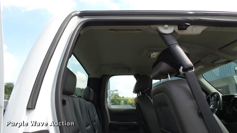 image for item DD7411 2011 Chevrolet Silverado 2500HD Ext. Cab pickup truck