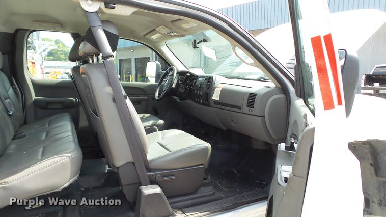 image for item DD7411 2011 Chevrolet Silverado 2500HD Ext. Cab pickup truck