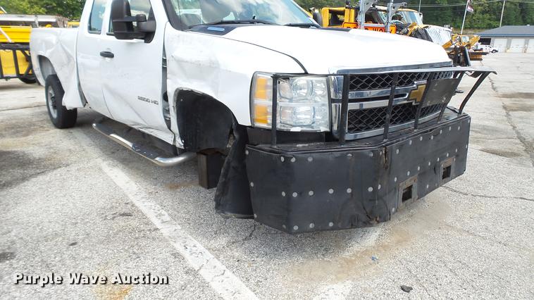 image for item DD7411 2011 Chevrolet Silverado 2500HD Ext. Cab pickup truck