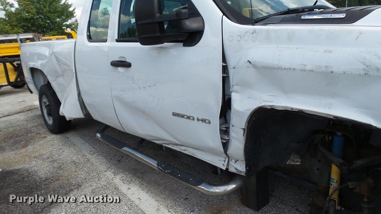 image for item DD7411 2011 Chevrolet Silverado 2500HD Ext. Cab pickup truck