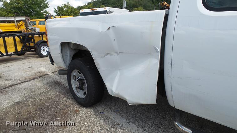 image for item DD7411 2011 Chevrolet Silverado 2500HD Ext. Cab pickup truck