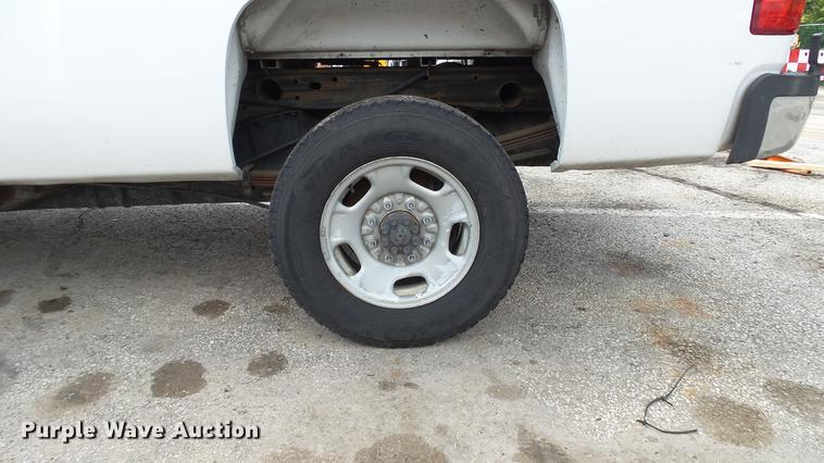 image for item DD7411 2011 Chevrolet Silverado 2500HD Ext. Cab pickup truck