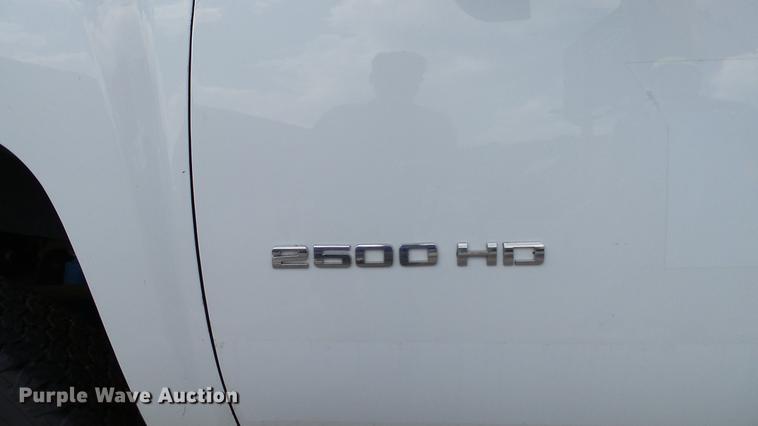 image for item DD7411 2011 Chevrolet Silverado 2500HD Ext. Cab pickup truck