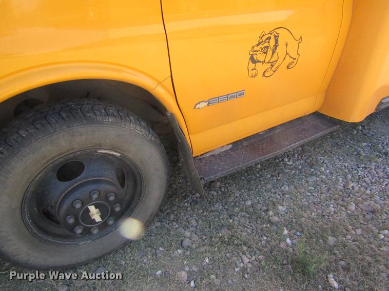image for item DD8909 1998 Chevrolet Express G3500 school bus